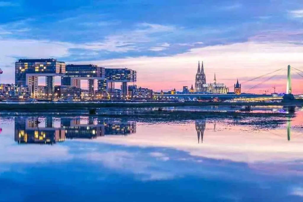2 Zimmer Apartment Mit Blick Auf Den Koelner Dom 0*, Cologne