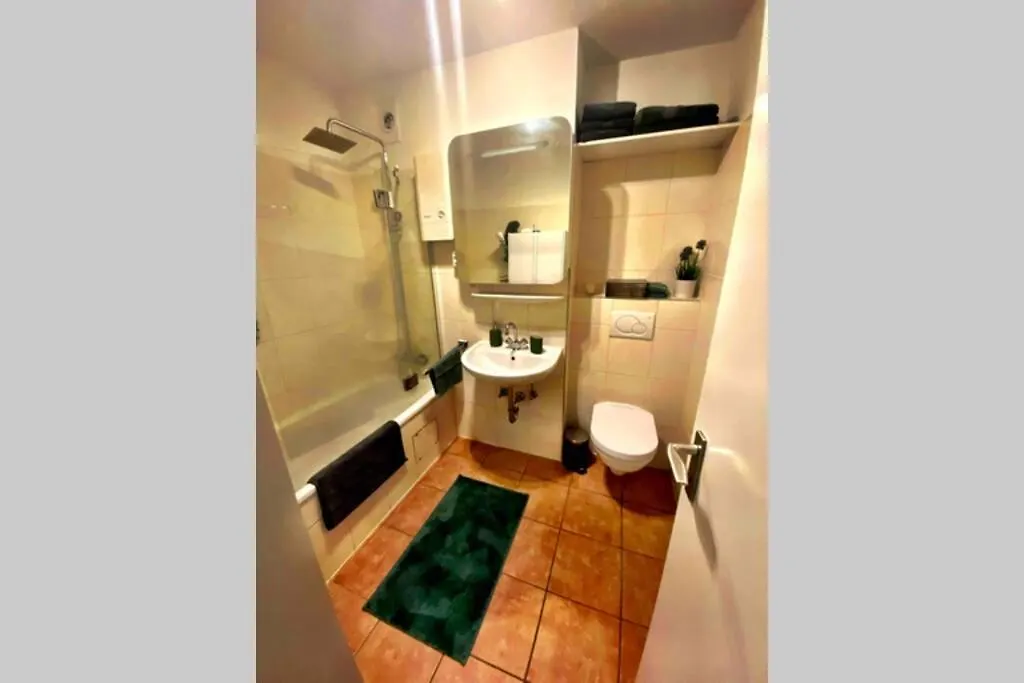 2 Zimmer Apartment Mit Blick Auf Den Koelner Dom