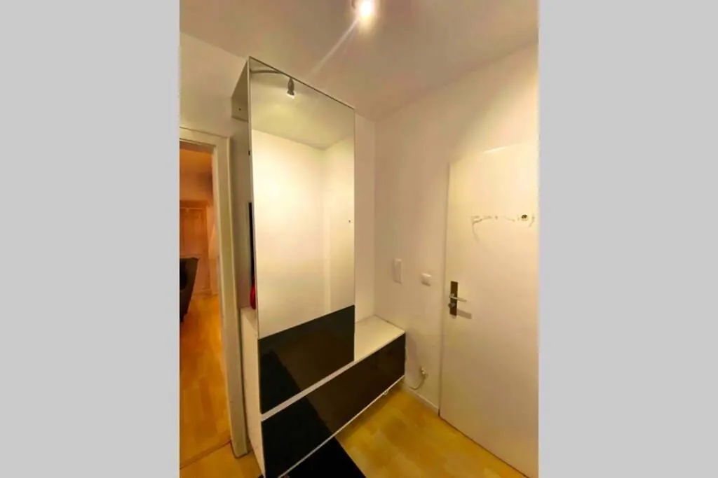 2 Zimmer Apartment Mit Blick Auf Den Koelner Dom 0*, Cologne