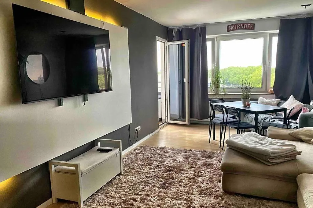 2 Zimmer Apartment Mit Blick Auf Den Koelner Dom