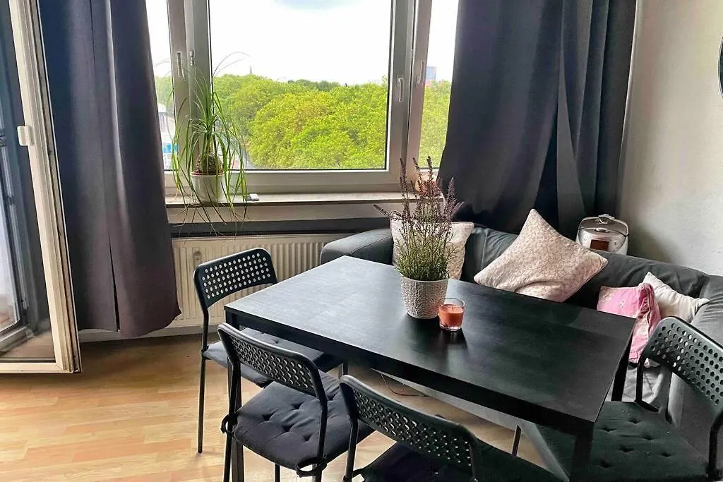 2 Zimmer Apartment Mit Blick Auf Den Koelner Dom