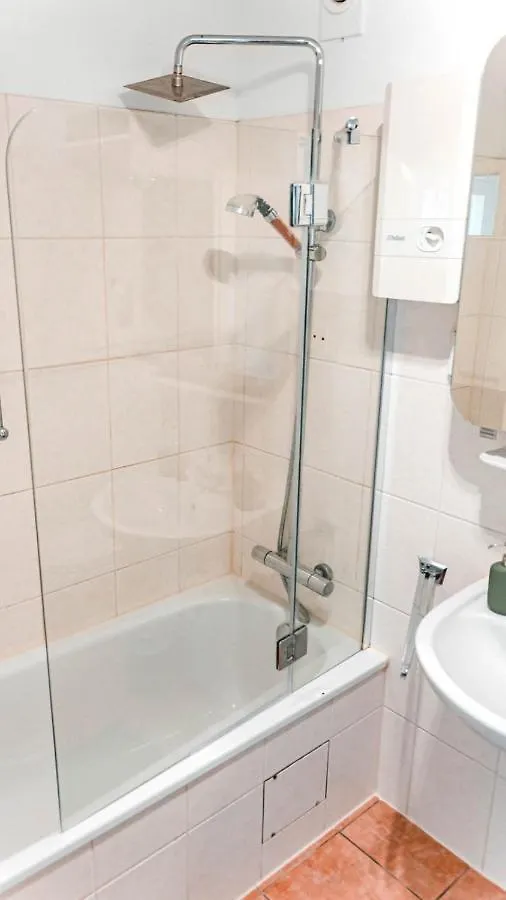 2 Zimmer Apartment Mit Blick Auf Den Koelner Dom  Cologne