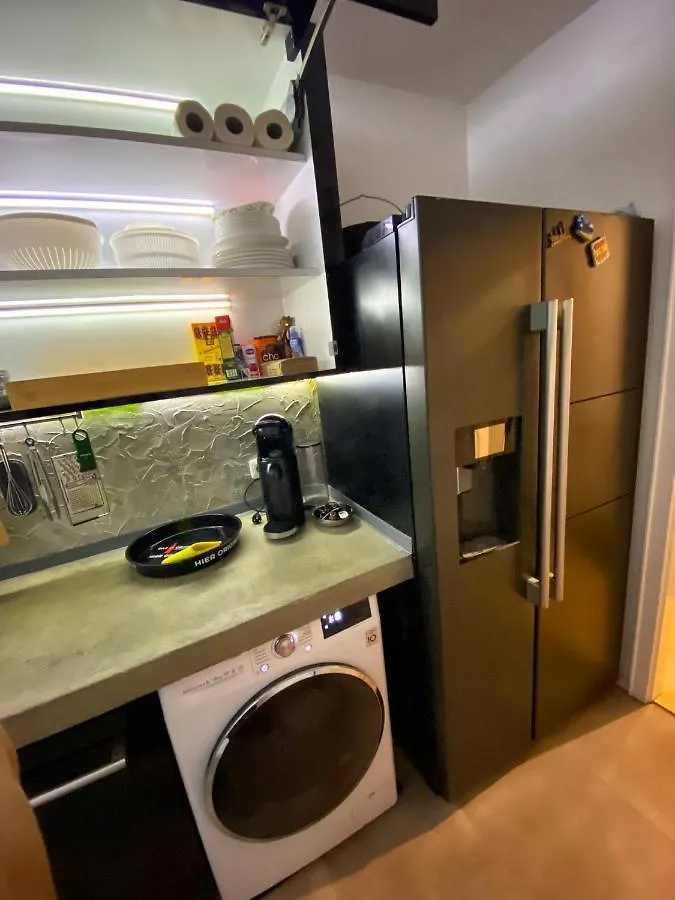 2 Zimmer Apartment Mit Blick Auf Den Koelner Dom Cologne